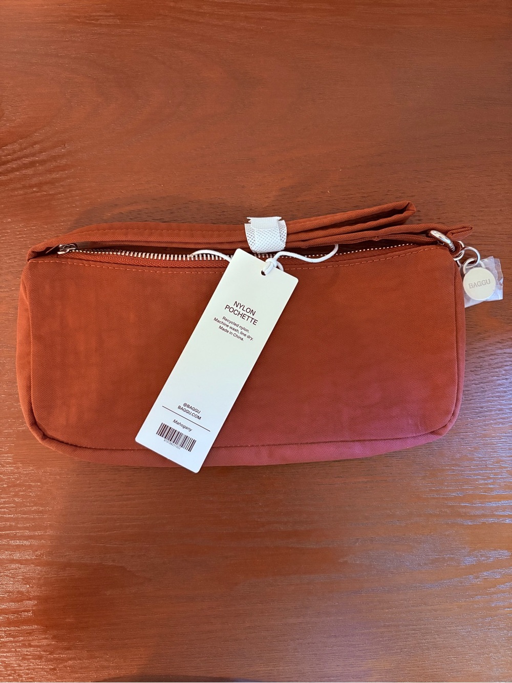 BAGGU Nylon Pochette in Mahogany - Picture 2 of 7